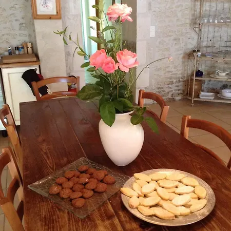 Nocleg ze śniadaniem Du Calme 3 Star Cognac